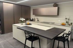 Modulnova MH6 colonne e isola